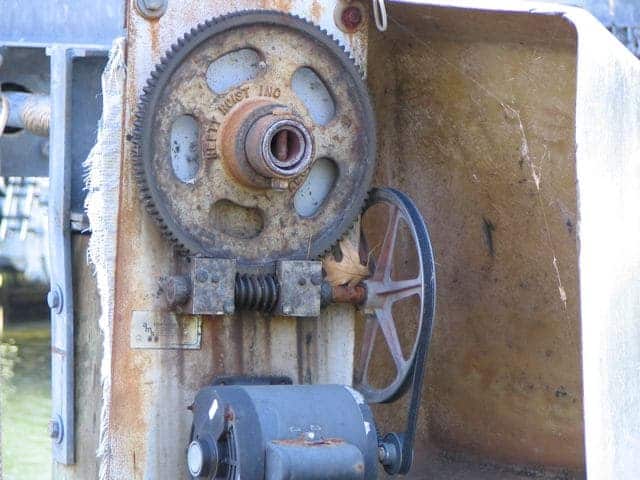 Typical flat plate drive.