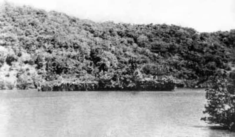 Camouflaged HNLMS Abraham Crijnssen