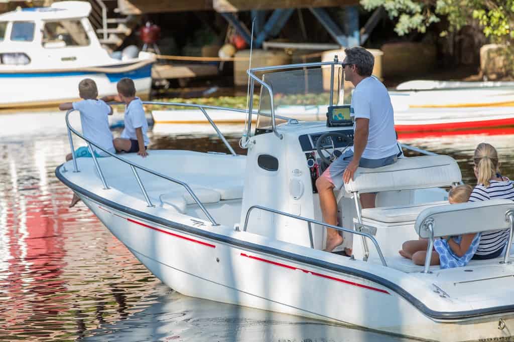Image 4-Things-to-Look-for-When-Buying-a-Used-Boat