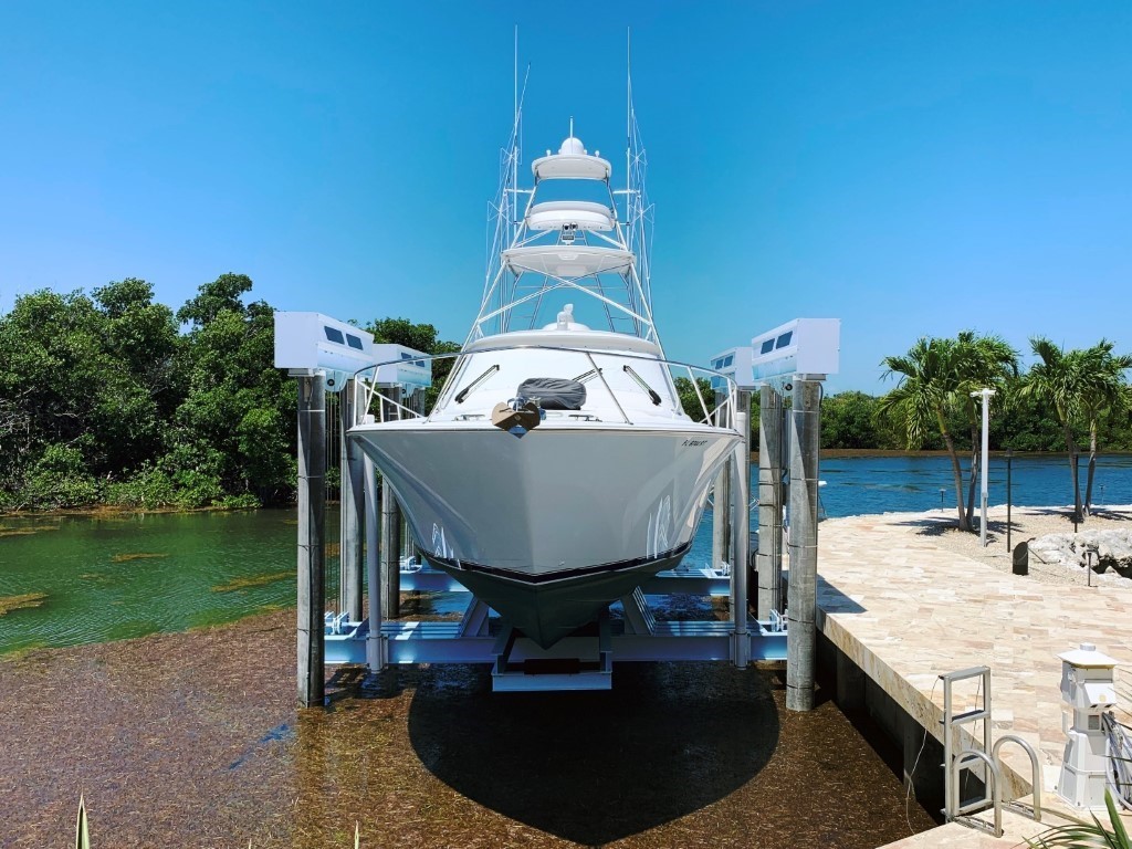 Titan Boat Lift For Yacht
